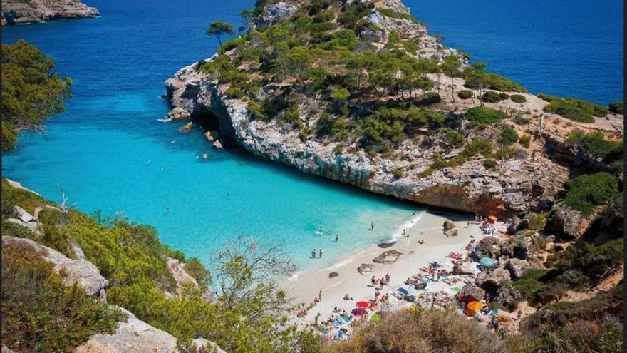 ¿Por qué hay saturación en el Caló des Moro? Ahora se ha colado en otro listado de mejores playas del mundo