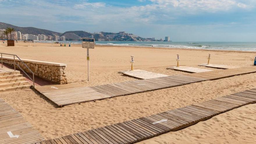 Una playa vacía durante el estado de alarma.