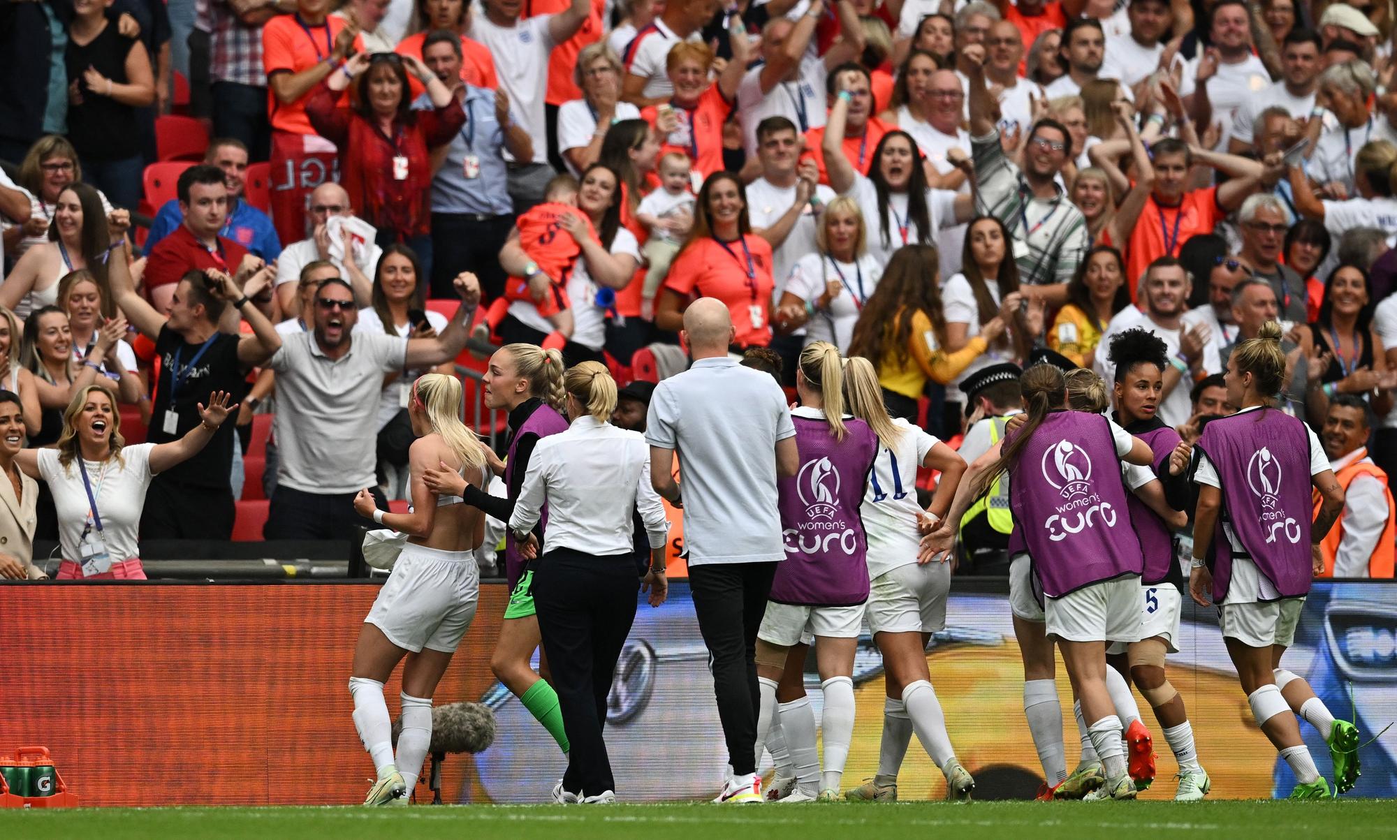 Así ha sido el gol de Kelly para que Inglaterra gane la Eurocopa Femenina
