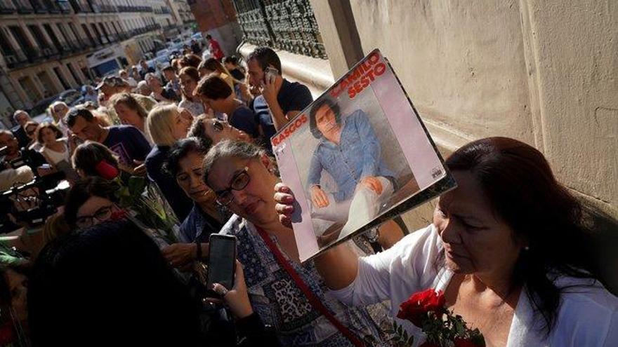 Suspendido el traslado de cenizas de Camilo Sesto a Alcoy hasta abrir testamento