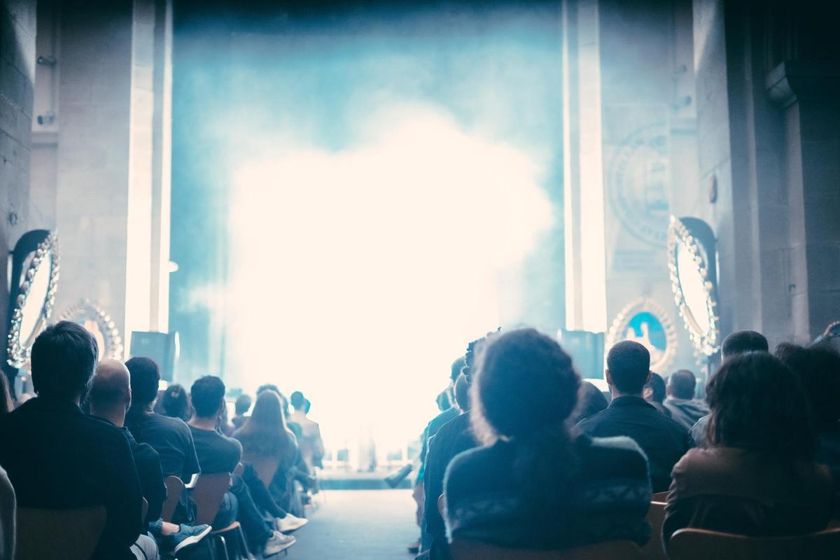 Uno de los conciertos con visuales del festival Curtocircuito, en la Igrexa da Universidade de Santiago.