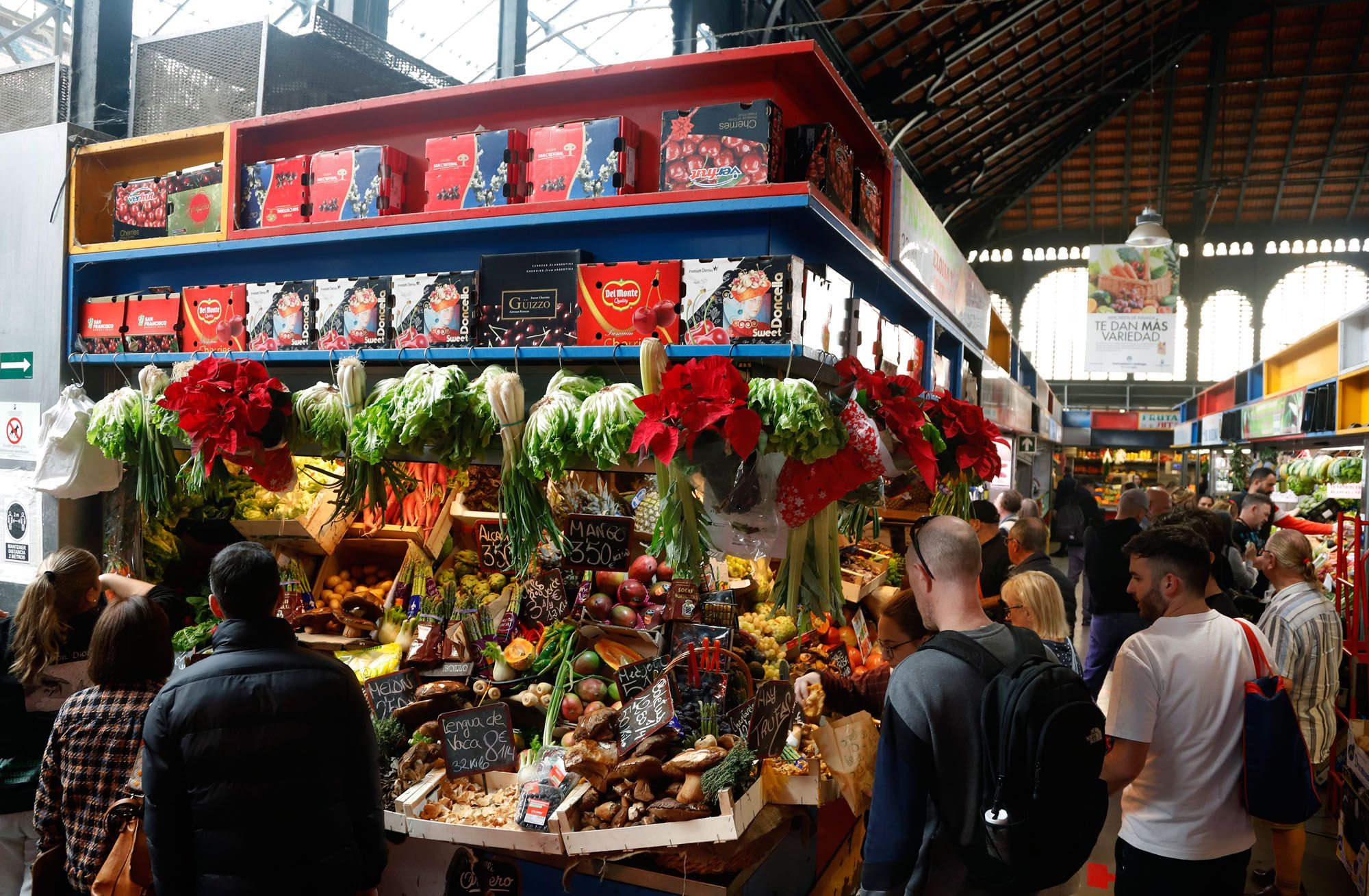 Compras navideñas en el mercado de Atarazanas.