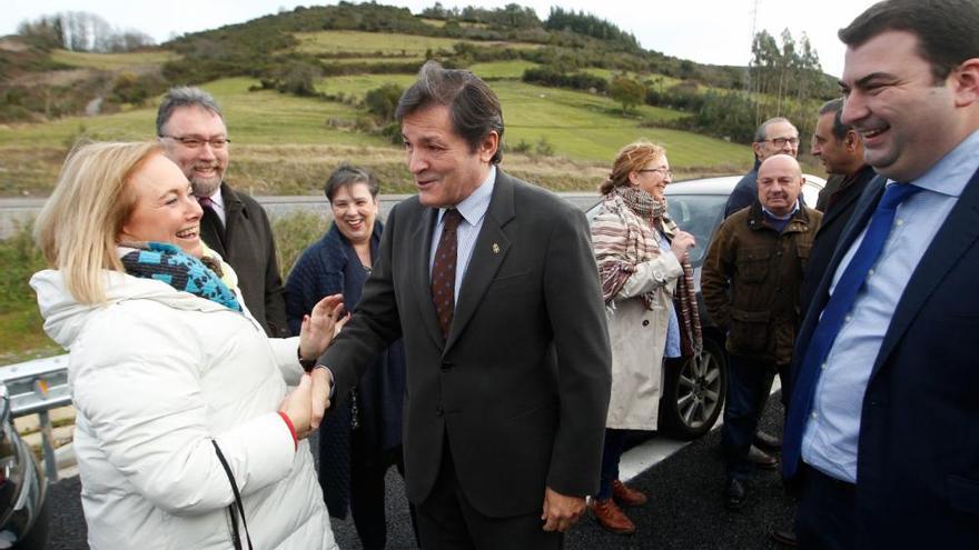 De la Serna y Javier Fernández acuden a la apertura del tramo de autovía A-63 entre La Doriga y Cornellana