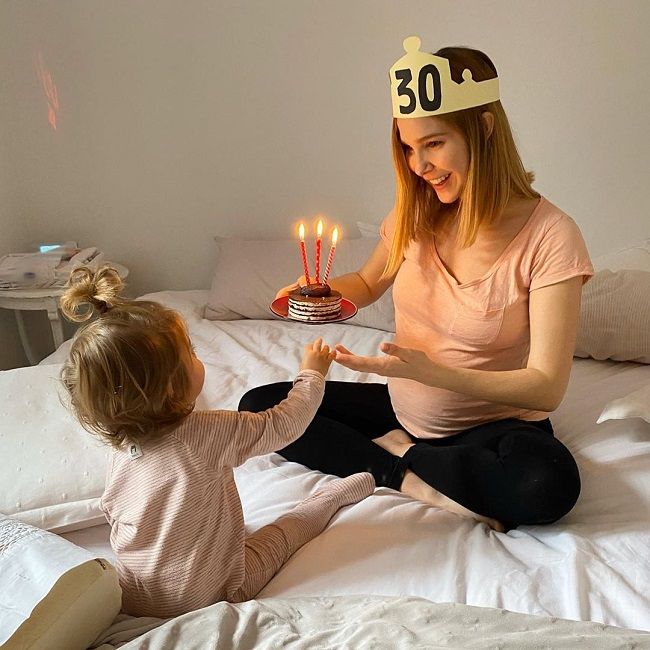 La actriz Natalia Sánchez celebra su 30 cumpleaños embarazada de su segundo hijo en plena cuarentena por coronavirus