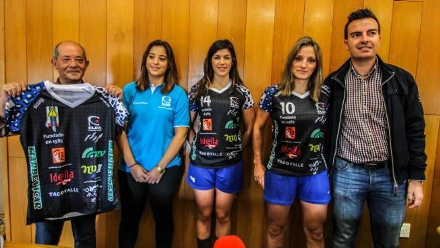 El Elda Prestigio presenta la camiseta del 30 aniversario