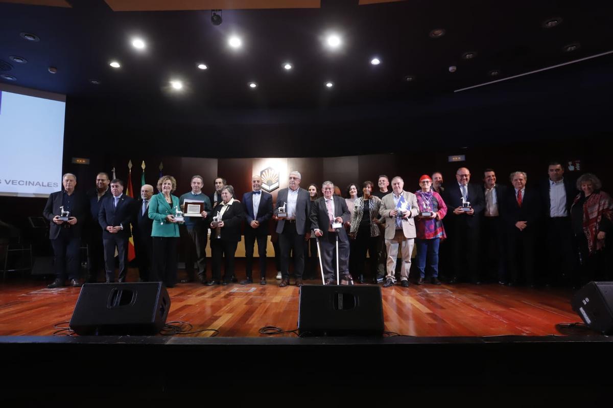 Al-Zahara entrega sus premios a los defensores del movimiento vecinal en Córdoba.