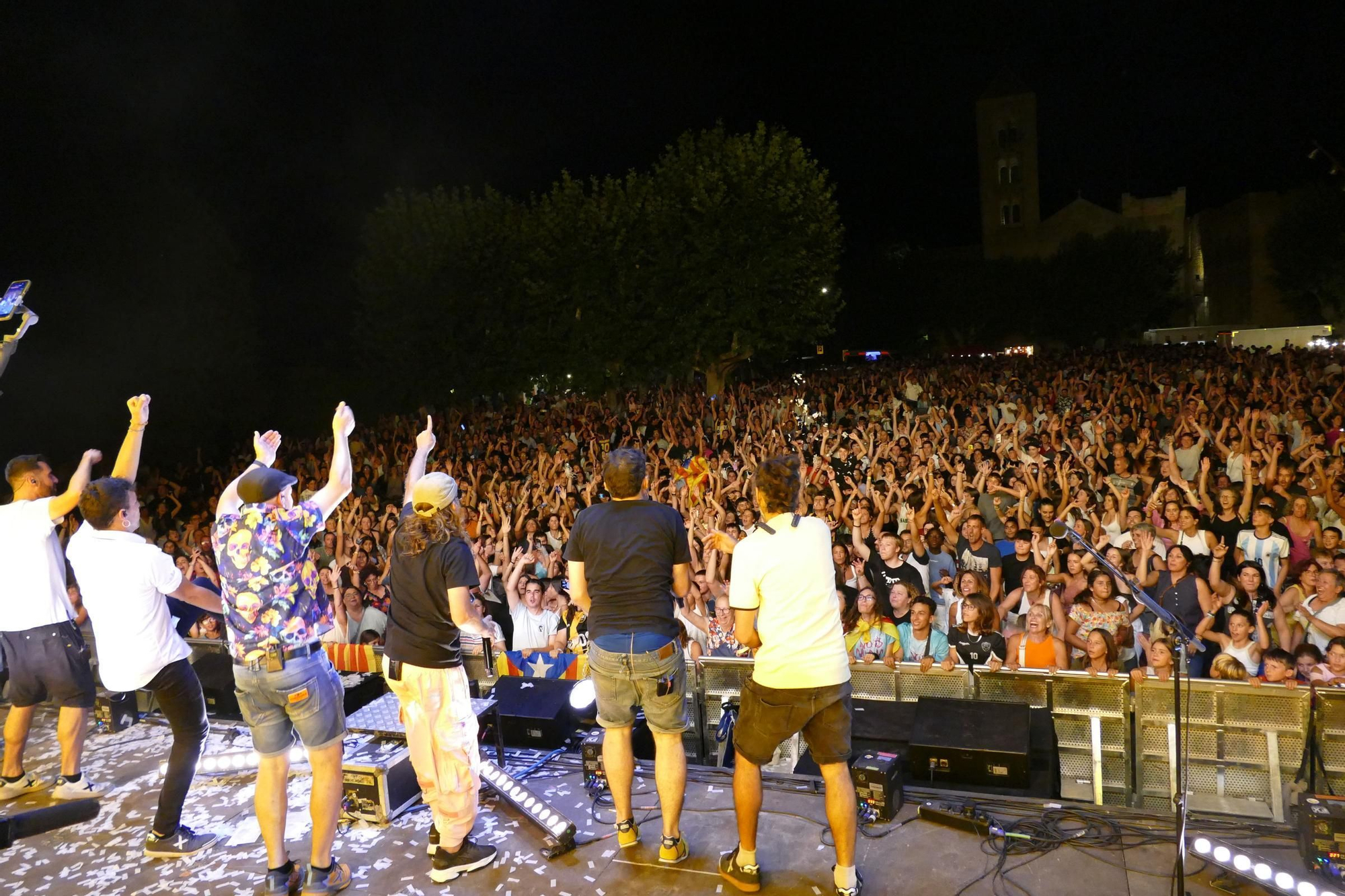 La segona Bertranada Fest congrega unes 8.000 persones als concerts de Ginestà i Búhos