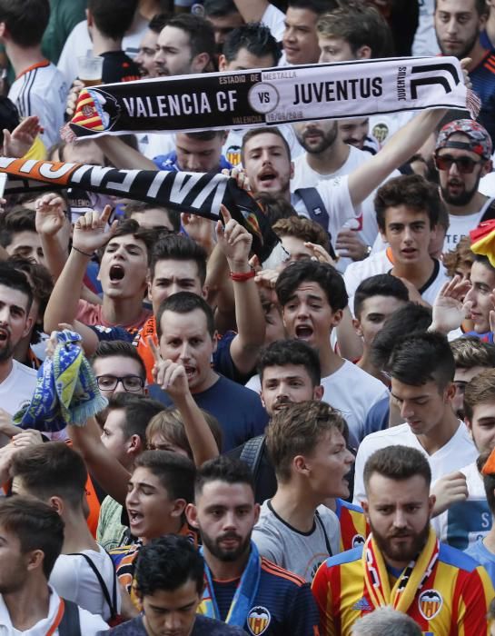 Así ha recibido la afición al Valencia en Mestalla