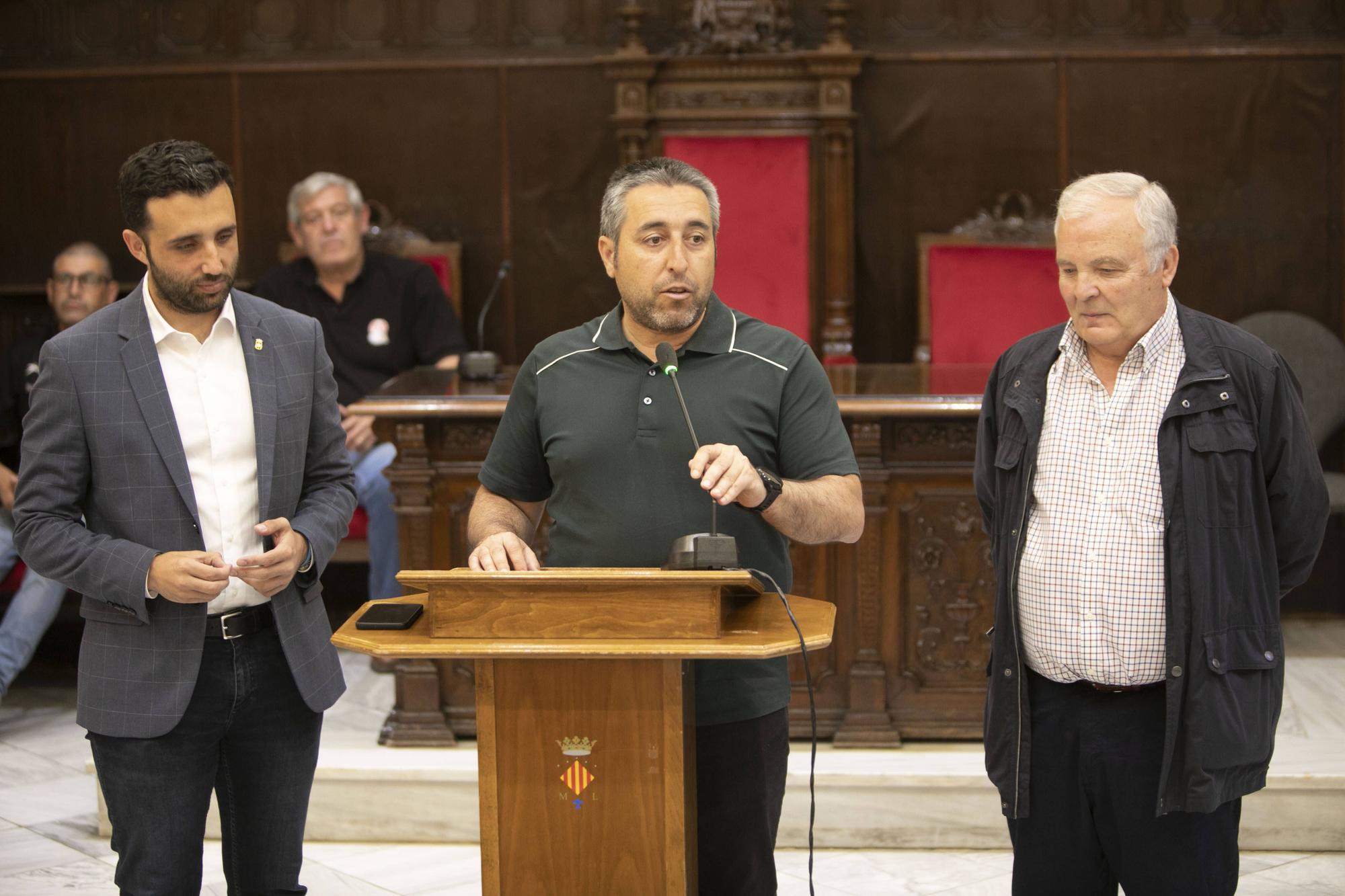 El Fertiberia celebra el ascenso a ASOBAL con las instituciones