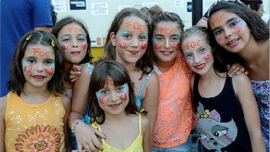 L&#039;acte que va obrir la campanya &quot;Foc al Cor&quot; de la Iaeden, a la plaça del Jardí.