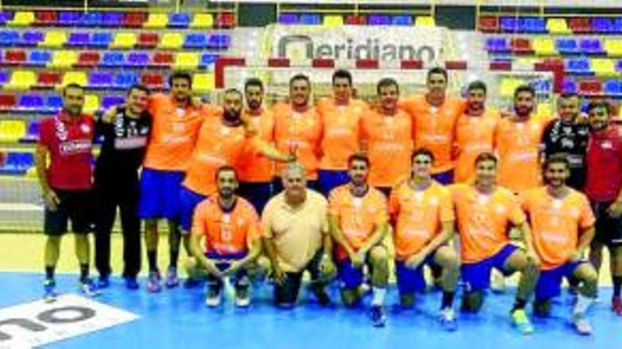 El club local Zumosol ARS Palma del Río consigue su octava victoria consecutiva