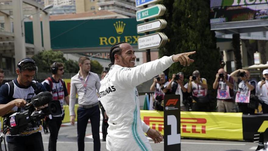 Hamilton frena el dominio de Bottas logrando la ‘pole position’