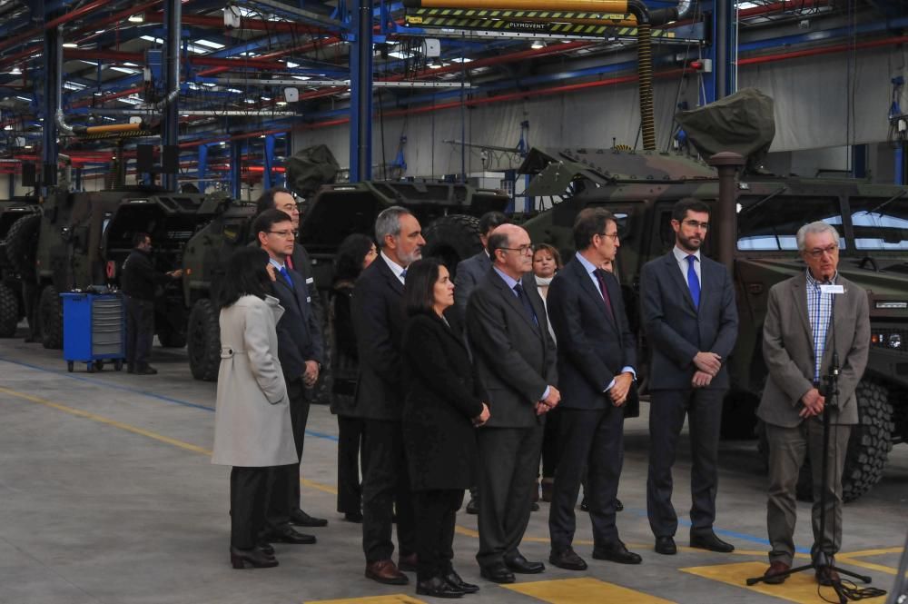 Feijóo visita la fábrica militar de Valga