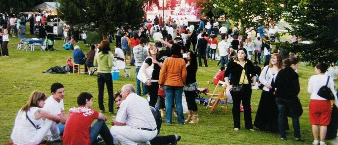 Ambiente en Colloto en una edición anterior de las fiestas.