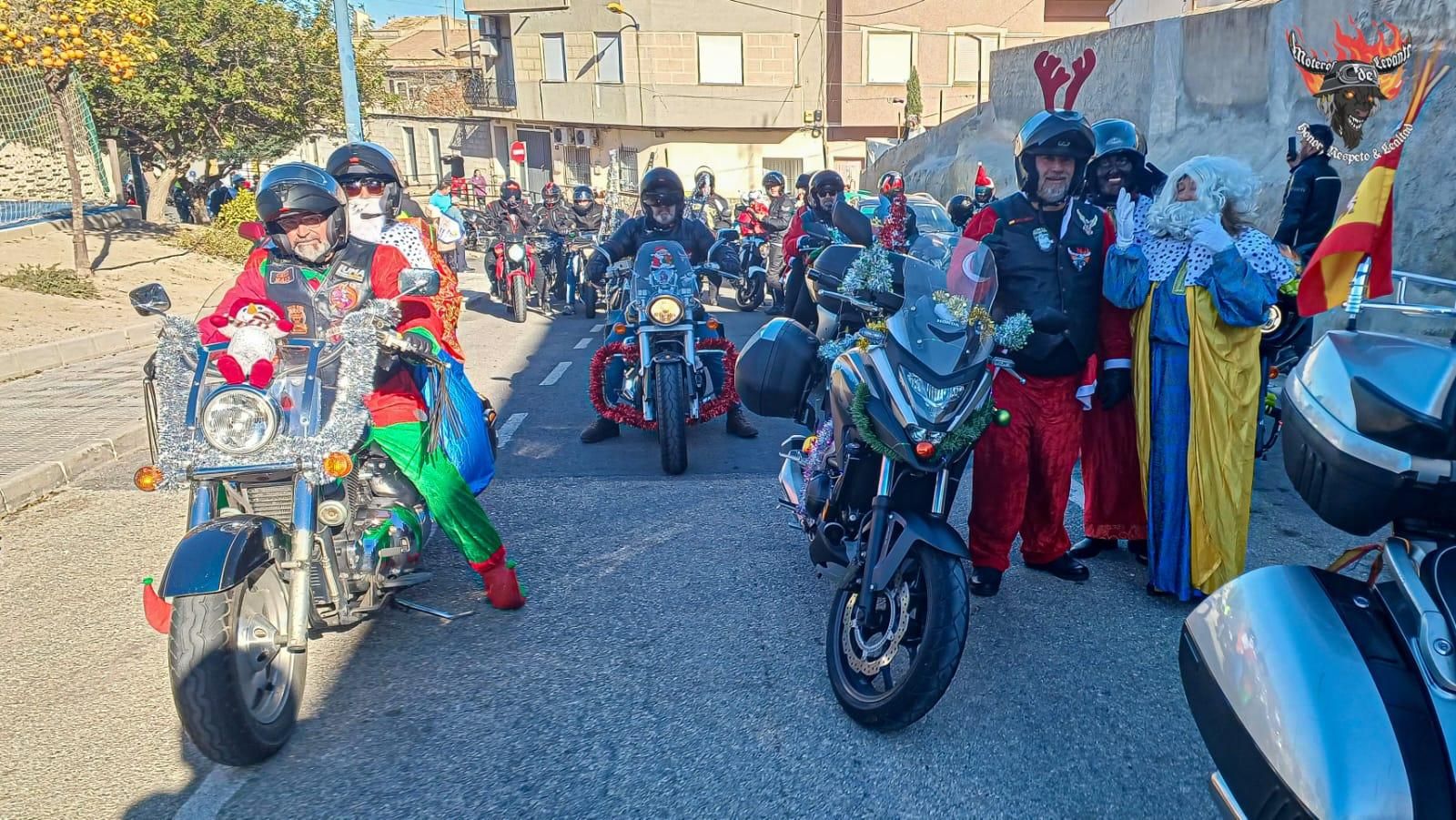 Los Reyes Magos en Orihuela también son moteros