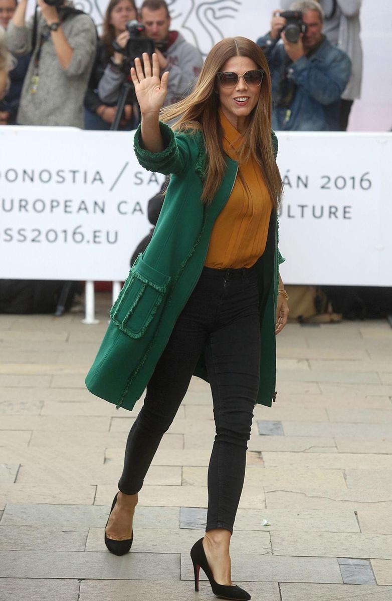 Festival de Cine de San Sebastián: Juana Acosta con abrigo verde