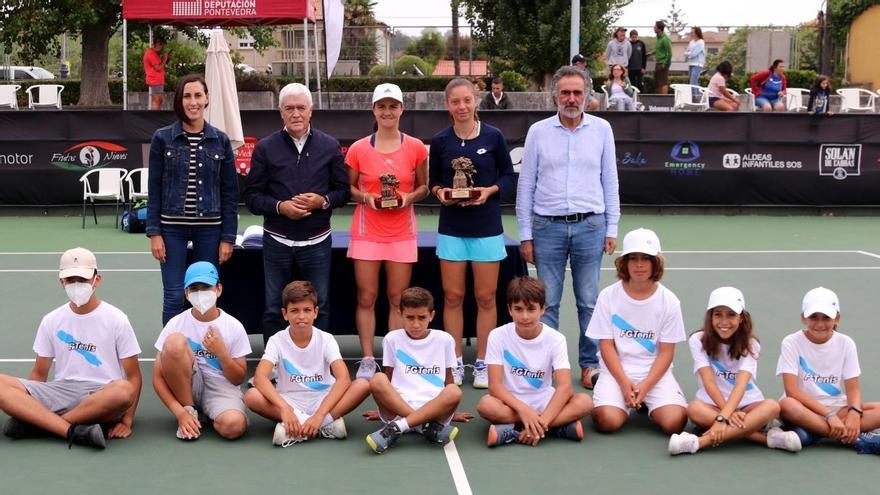 Un instante de la entrega de premios, ayer en las pistas de Samil.