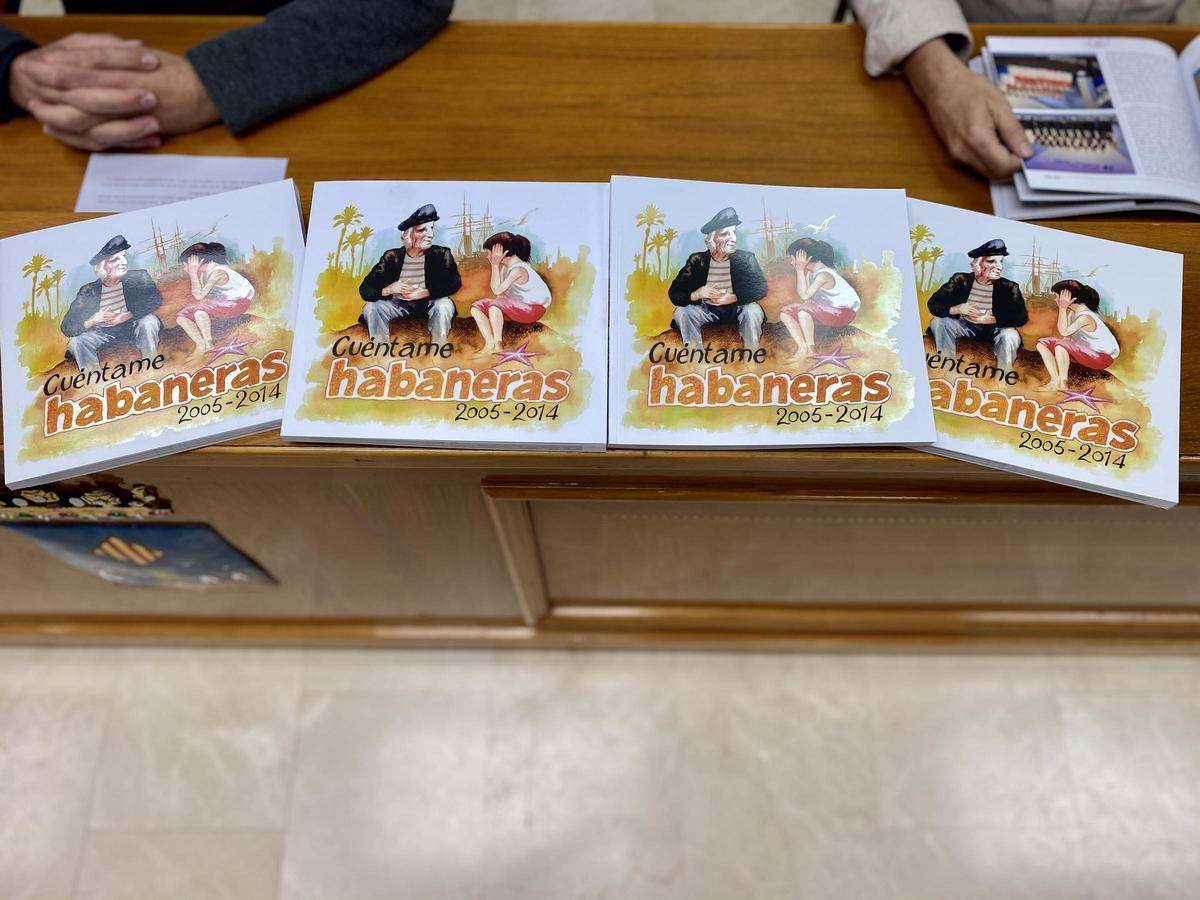 Imagen de la portada ilustrada por Alfonso Ortuño de este volumen que se puede retirar de forma gratuita en la sede del Patronato de Habaneras de Torrevieja