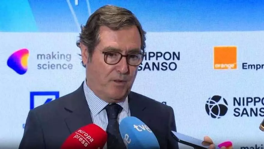 Garamendi se pregunta por qué sube el paro "si las empresas necesitan gente"