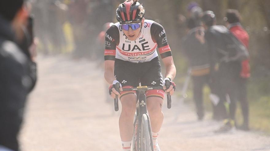 Pogacar sweeps the land and everyone on the Strade Bianche