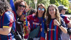 Bilbao se tiñe de azulgrana. Los aficionados llenan la fan zone del Barça