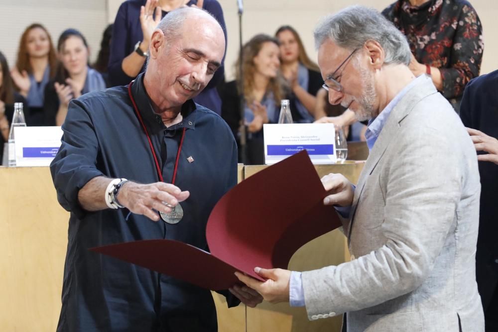 Entrega de l''honoris causa a Llach i Martí i Pol.