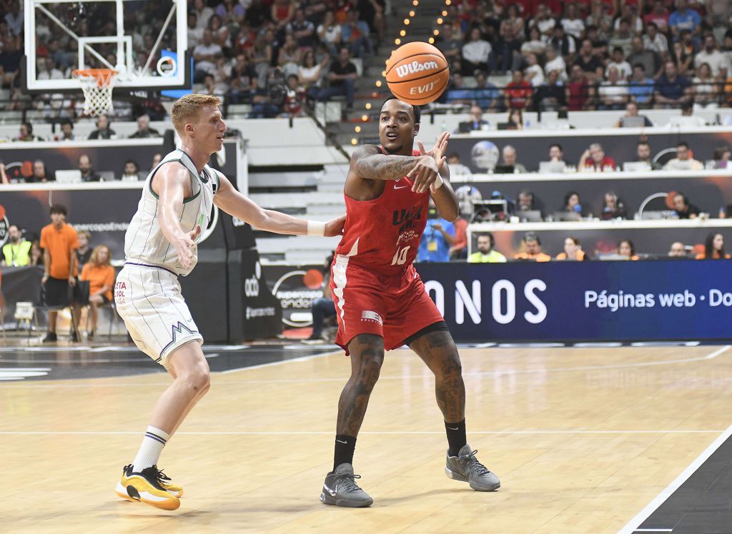 Todas las imágenes de la semifinal de la Supecopa entre el UCAM Murcia y el Unicaja