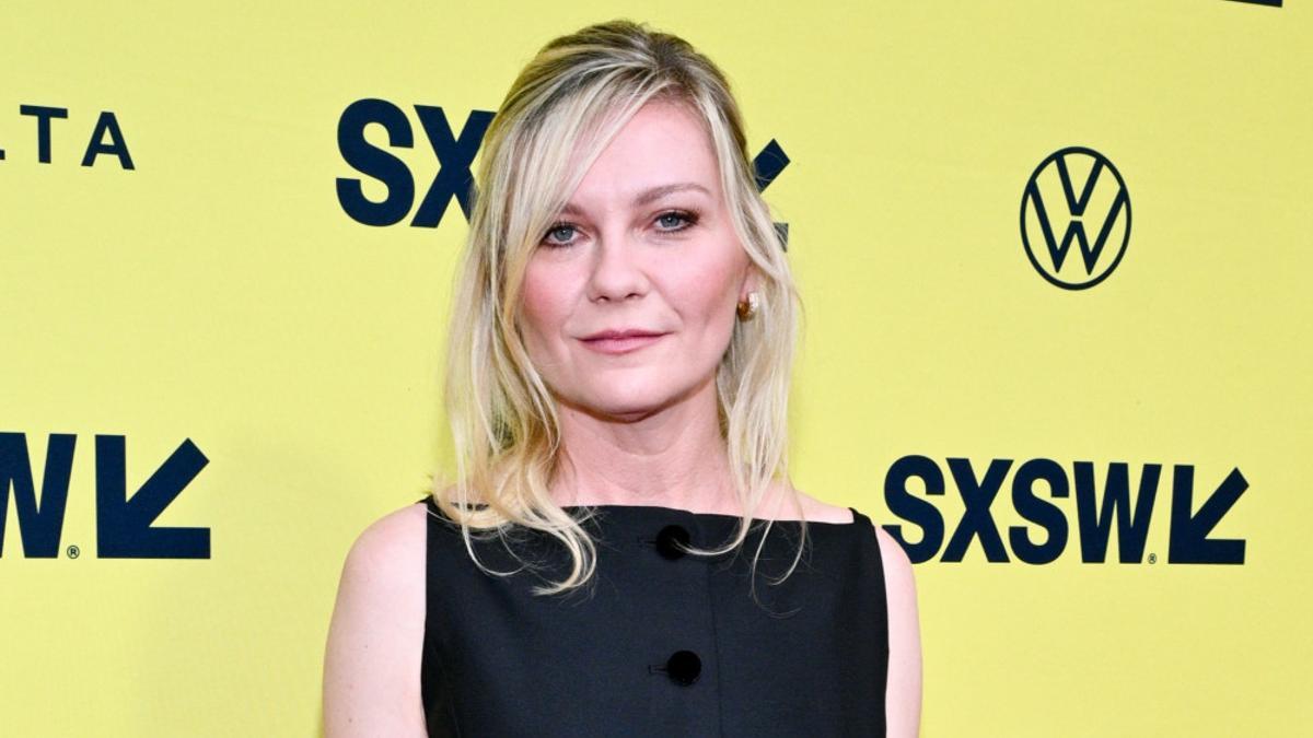 Kirsten Dunst está tan ocupada siendo madre que apenas tiene tiempo para ducharse