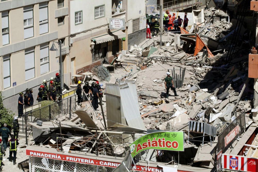 Un inmueble situado en el barrio de Los Cristianos se ha venido abajo.