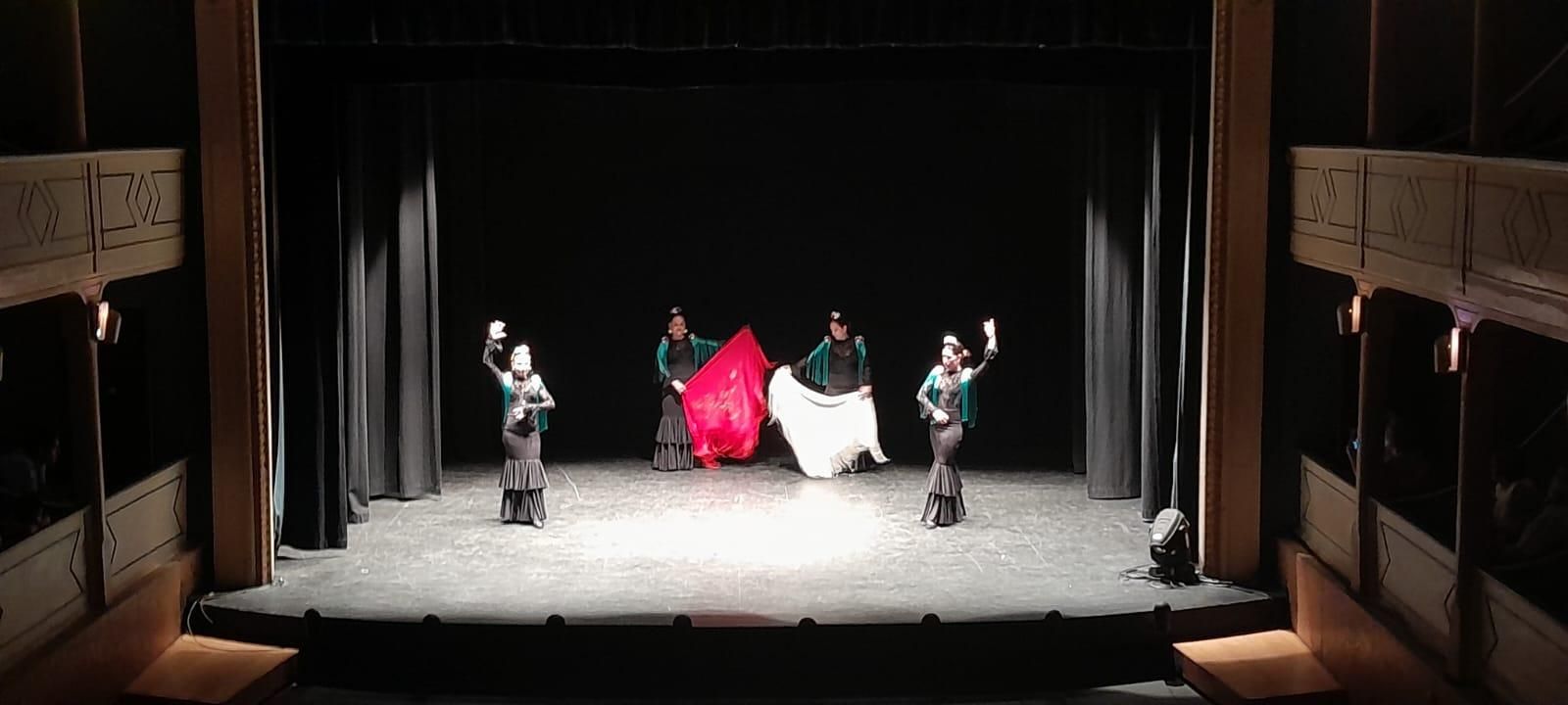 GALERÍA | Gala de baile para celebrar el fin de curso de la Asociación "Flamenco y Compás de Toro"
