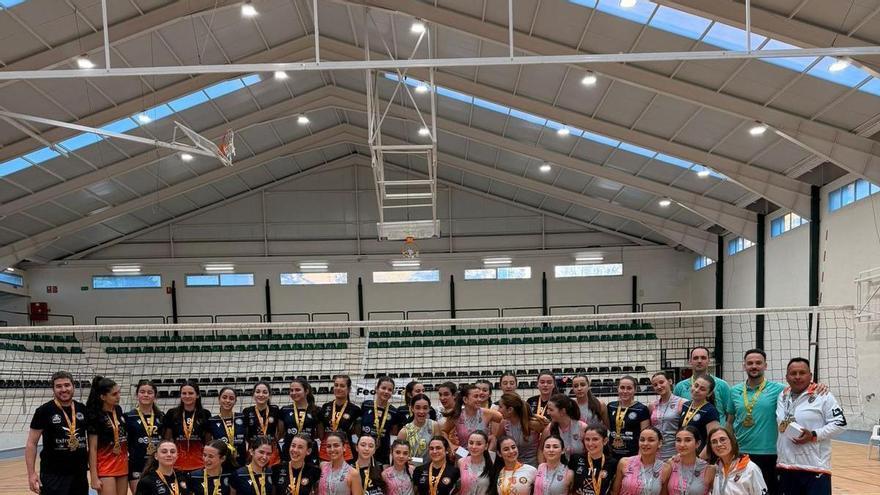 Licenciados y Escuelas reafirman el dominio cacereño en el voleibol juvenil