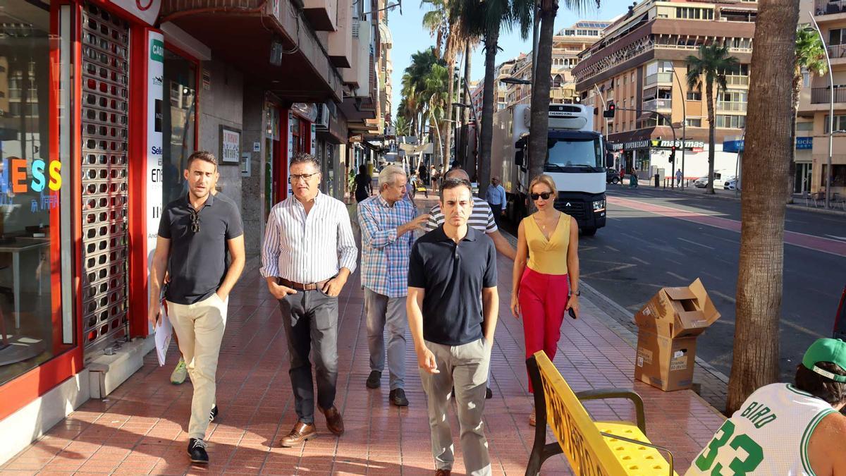 Visita del equipo de gobierno de Benidorm a la avenida Beniardà este jueves.