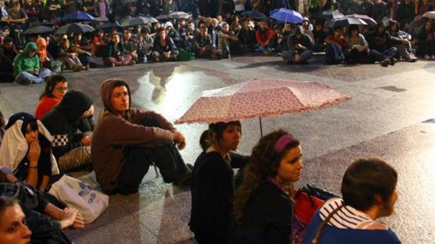 La protesta alcanzó su momento álgido a las nueve de la noche, cuando hubo una asamblea.