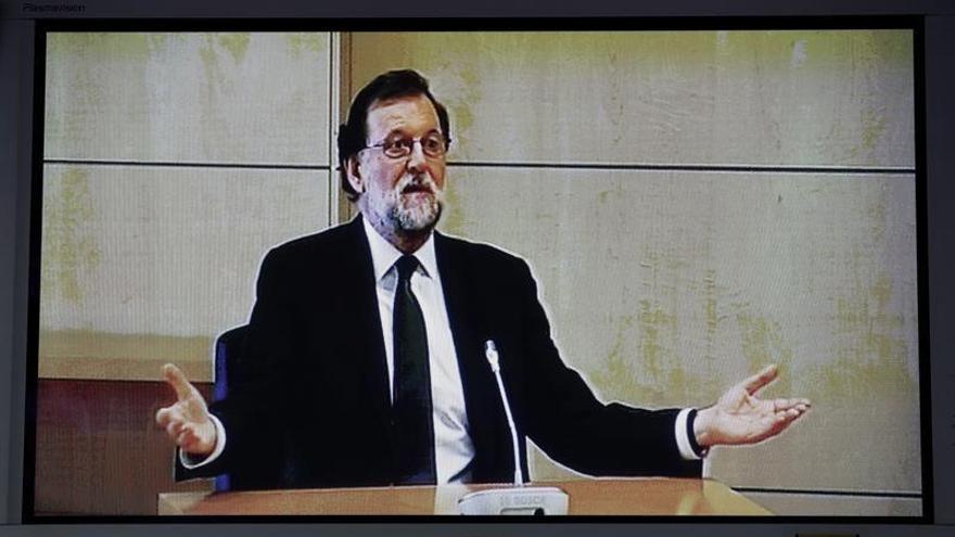 Rajoy delega la responsabilidad económica en Lapuerta y la política, en Aguirre