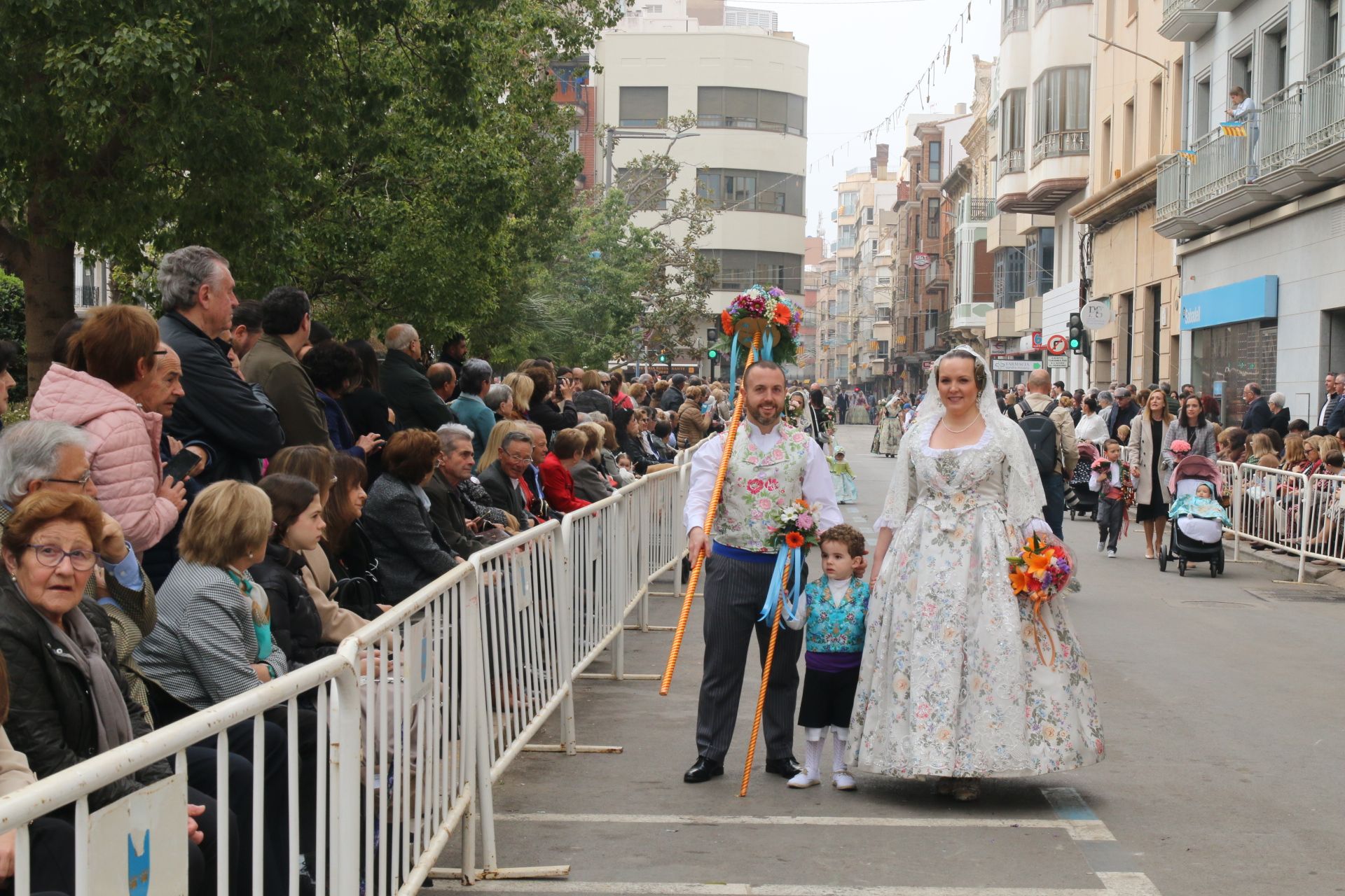 Fotos de la ofrenda a la patrona en las Fallas de Burriana 2024