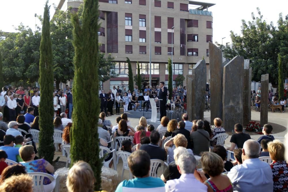 Inauguración del monumento homenaje a las víctimas del metro en el décimo aniversario del accidente