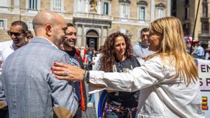 PP, Ciutadans y Valents participan en la manifestación de apoyo a la Policía Nacional y la Guardia Civil en Barcelona. En la Imagen, Daniel Sirera y Eva Parera