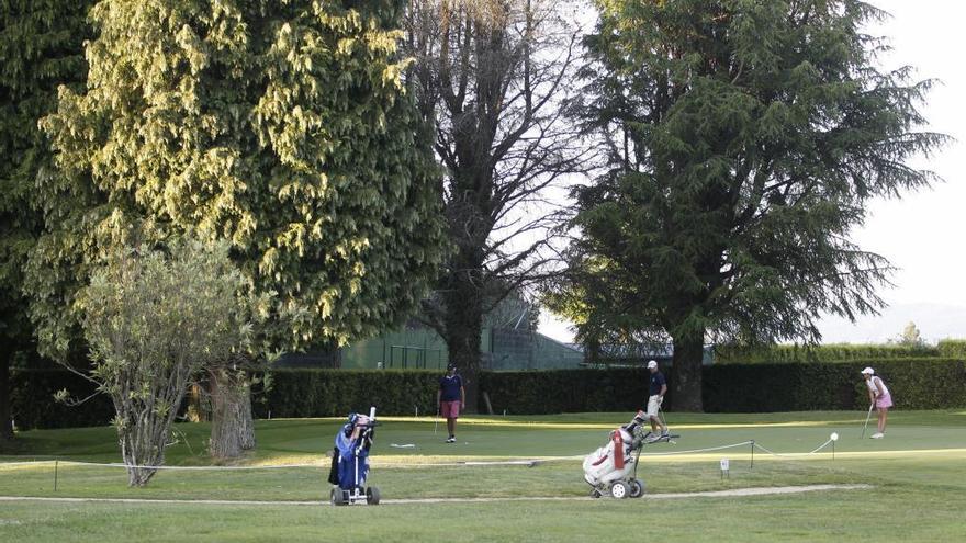 Instalaciones del campo de golf del Aero Club. / R.Grobas