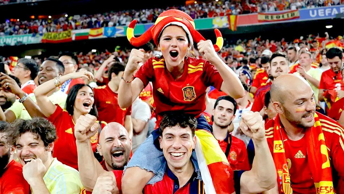 Aficionados de España en la semifinal contra Francia.