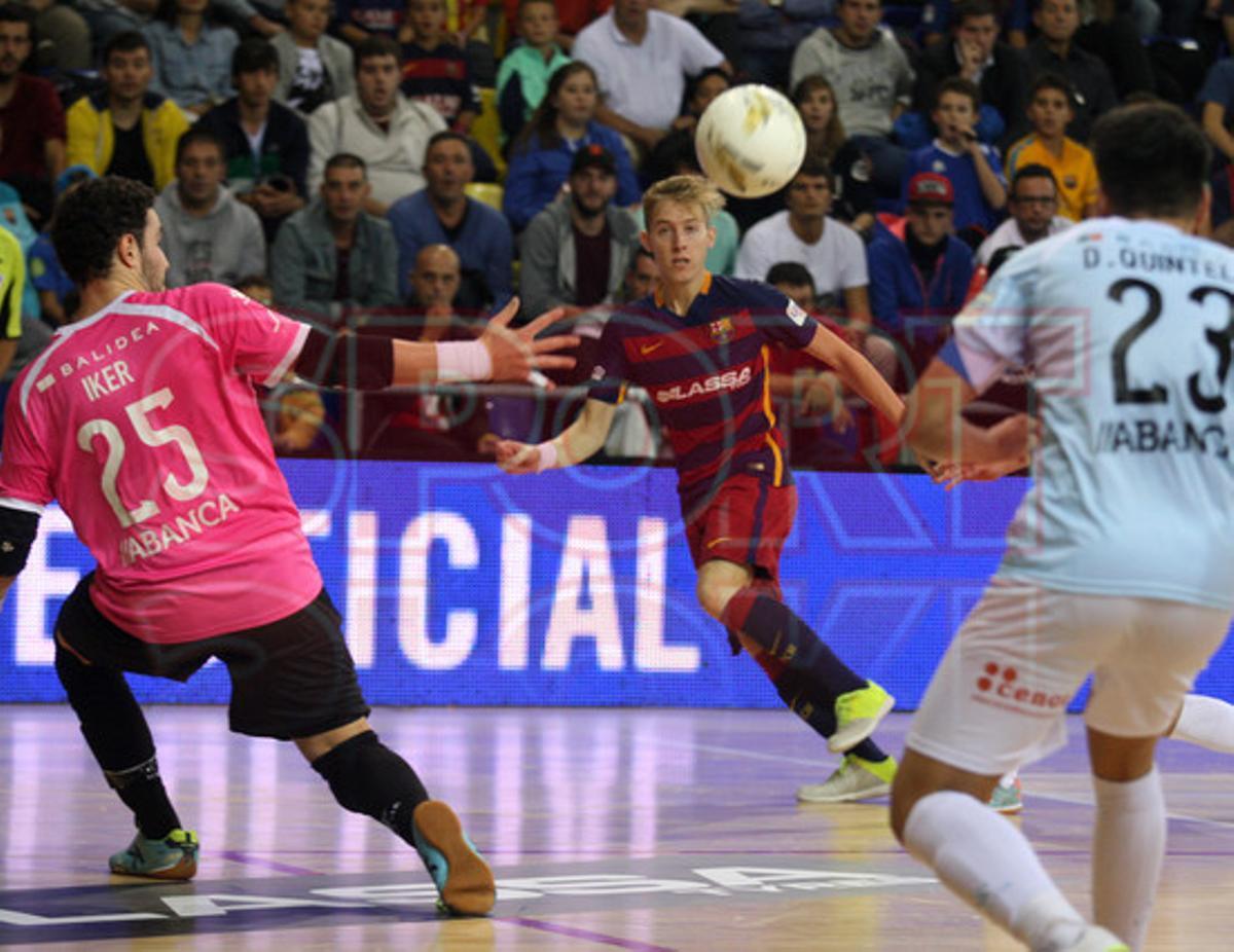 FC Barcelona, 4 - Santiago Futsal, 2 FC Barcelona, 4 - Santiago Futsal, 2