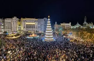 El centro de València, abarrotado de gente en el primer súper sábado antes de Navidad