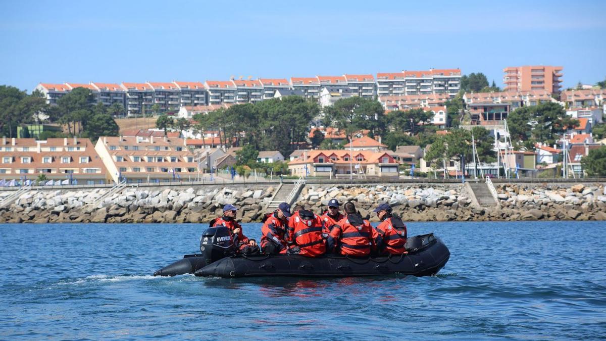 Militares participantes en una edición anterior, durante su estancia en O Grove.