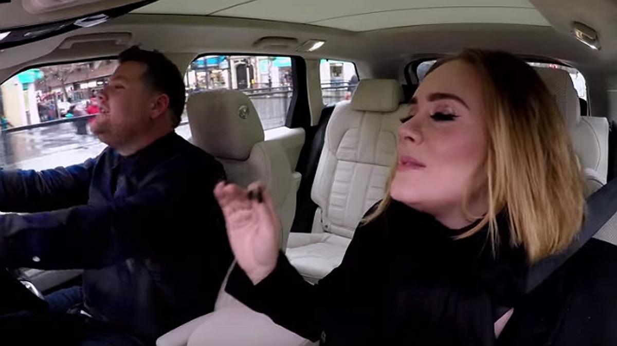 Adele va cantar al cotxe amb el presentador James Corden.