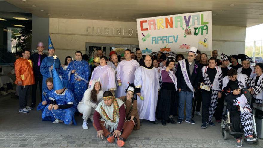 Los usuarios del Centro Infanta Leonor celebran el Carnaval