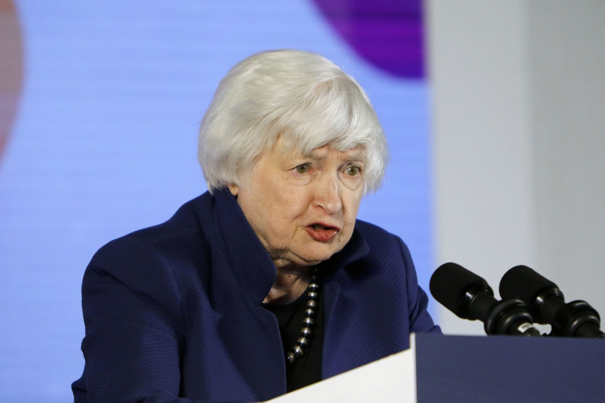 Janet Yellen, secretaria del Tesoro de EE.UU., habla durante una rueda de prensa en la reunión de ministros de Finanzas y gobernadores de bancos centrales del Grupo de los 20 (G-20) en Bengaluru,