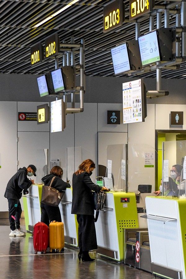 Pasajeros en el aeropuerto de Gran Canaria