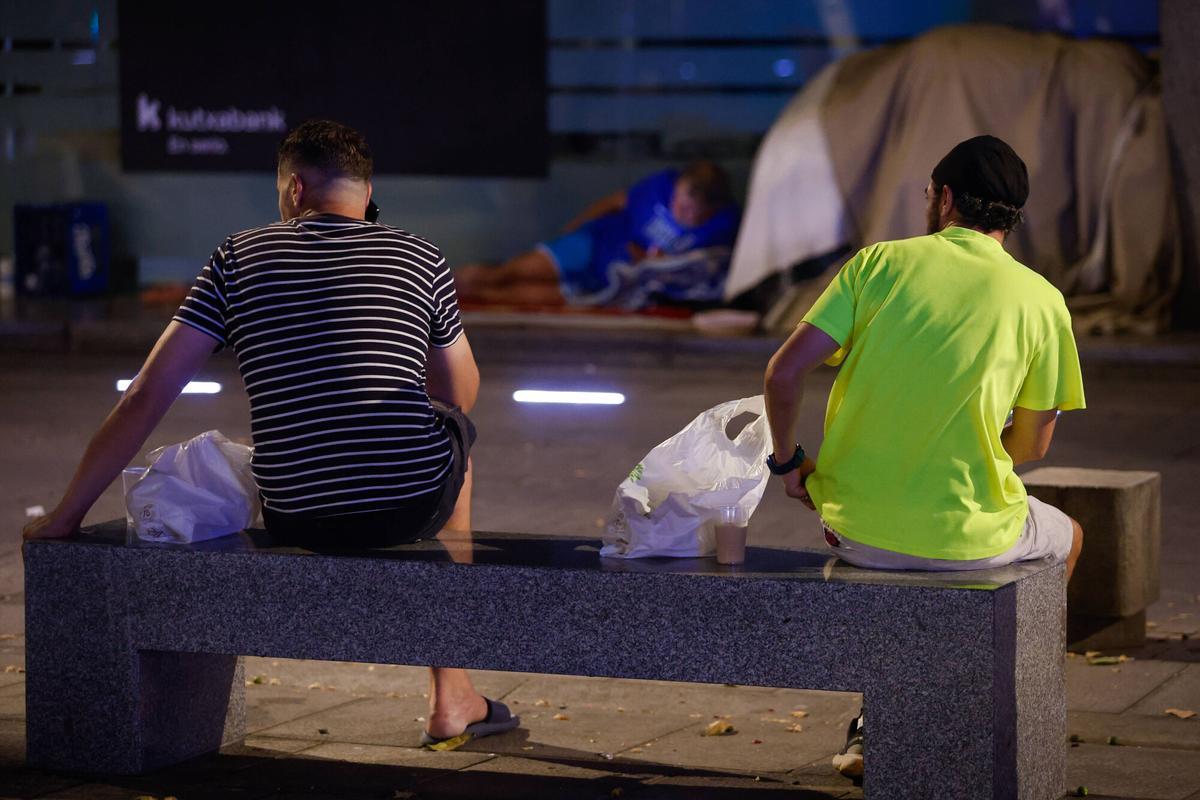 Córdoba. Cruz Roja con personas sin hogar que viven en la calle