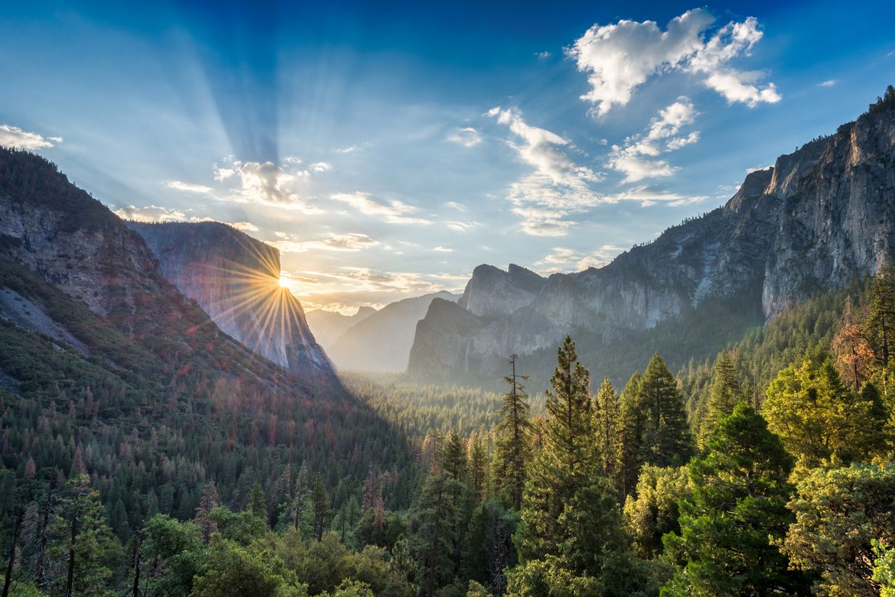 El icónico parque de Yosemite al amanecer.