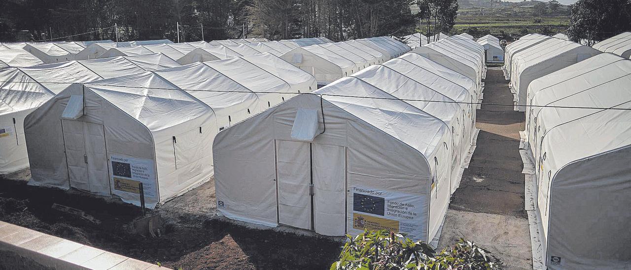 Cuartel de Las Raíces en Tenerife, preparándose para acoger a migrantes