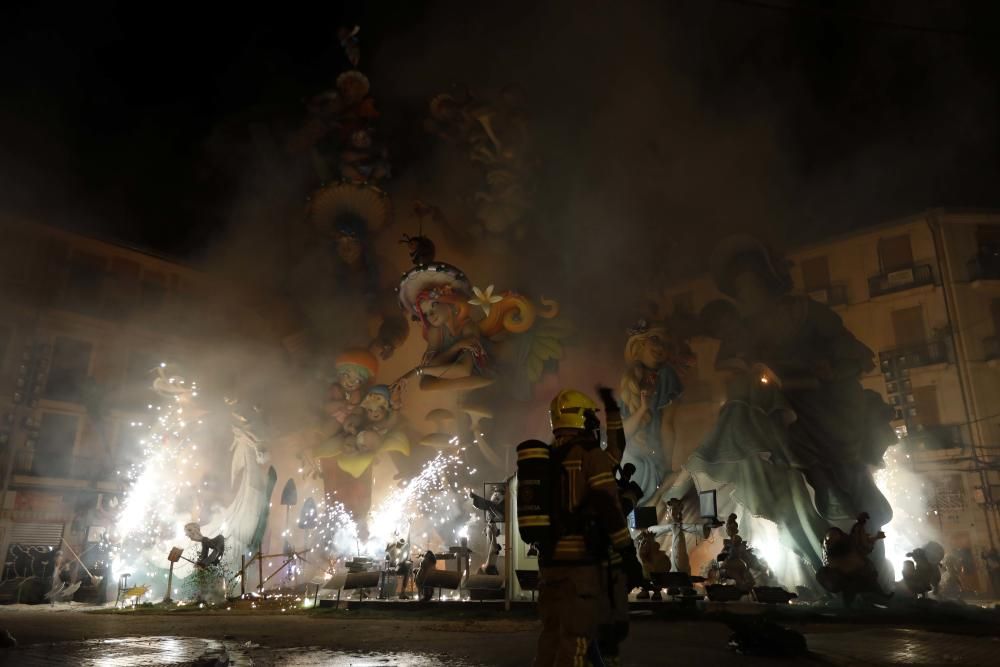 La Nit de la Cremà pone fin a las Fallas 2018